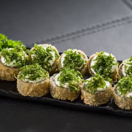 Nosso tradicional hot roll com couve frita por cima.