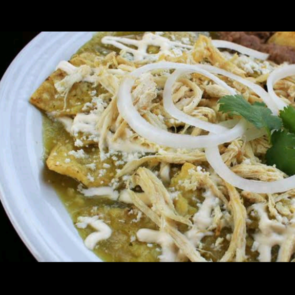 Chilaquiles con Salchicha Verdes