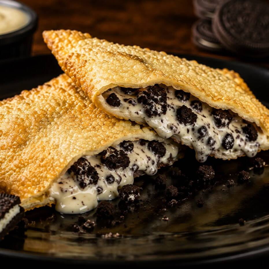 Chocolate branco cremoso com Oreo®, um sabor irresistível.