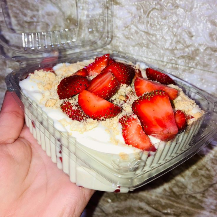 Charola de Fresas con Crema