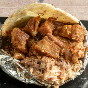 Arepa Rellena De Chicharron
