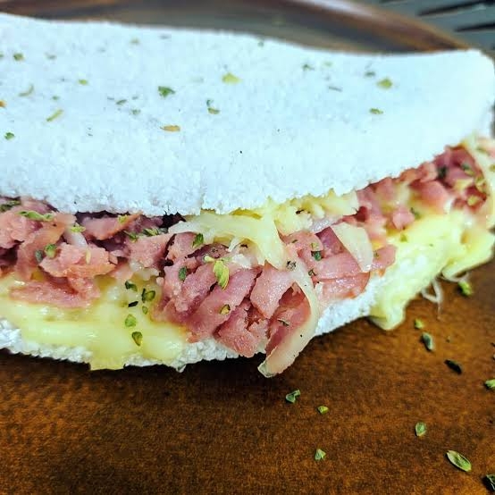 Queijo mussarela com calabresa frita