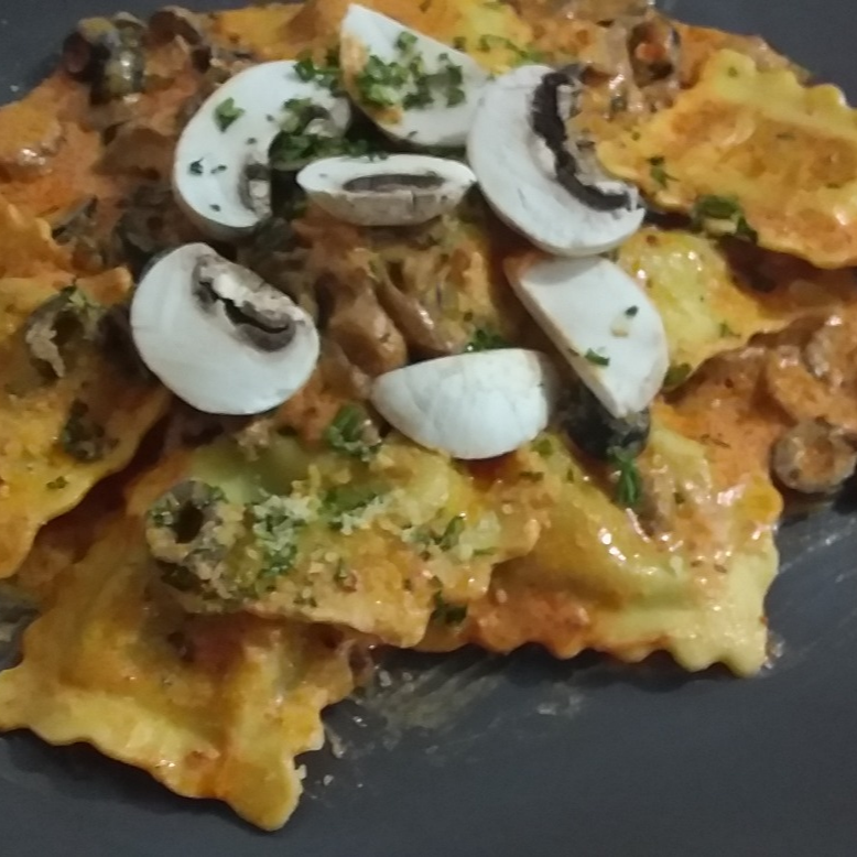 RAVIOLIS ALLA BOSCAIOLA
