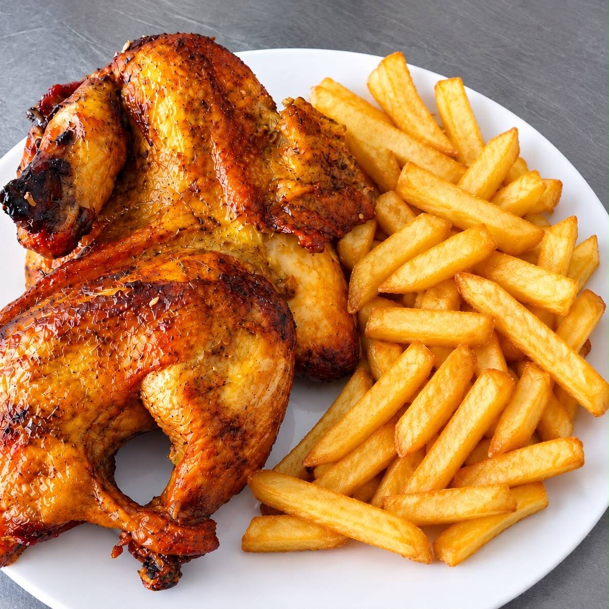 Medio Pollo Asado con Papas fritas