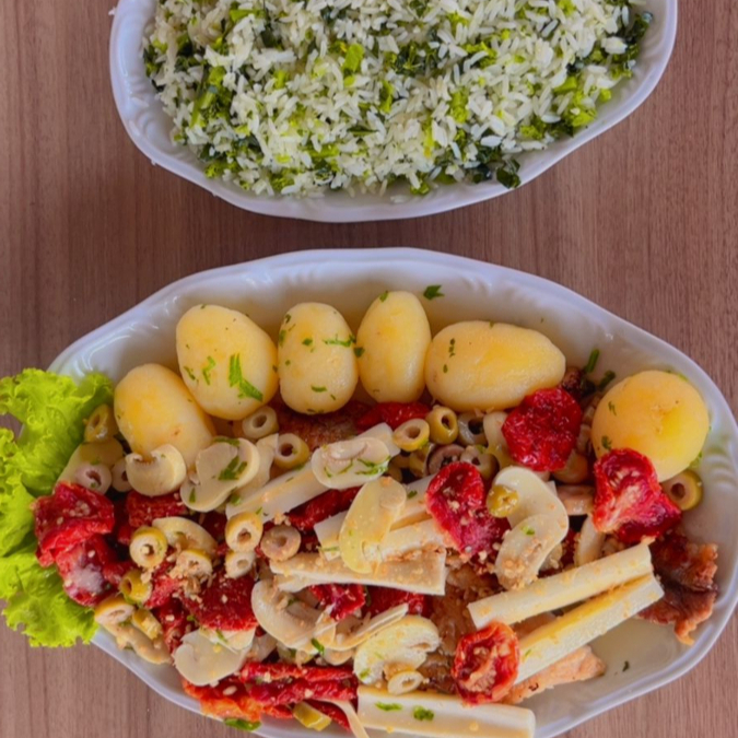 Arroz com Brócolis, batata sautê, palmito,azeitonas,champignon e tomate seco