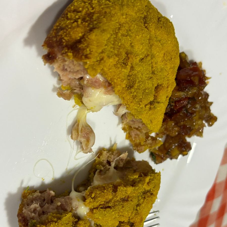 Disco De Costela, Recheado Com Muçarela E Acompanha Geleia De Abacaxi Com Bacon