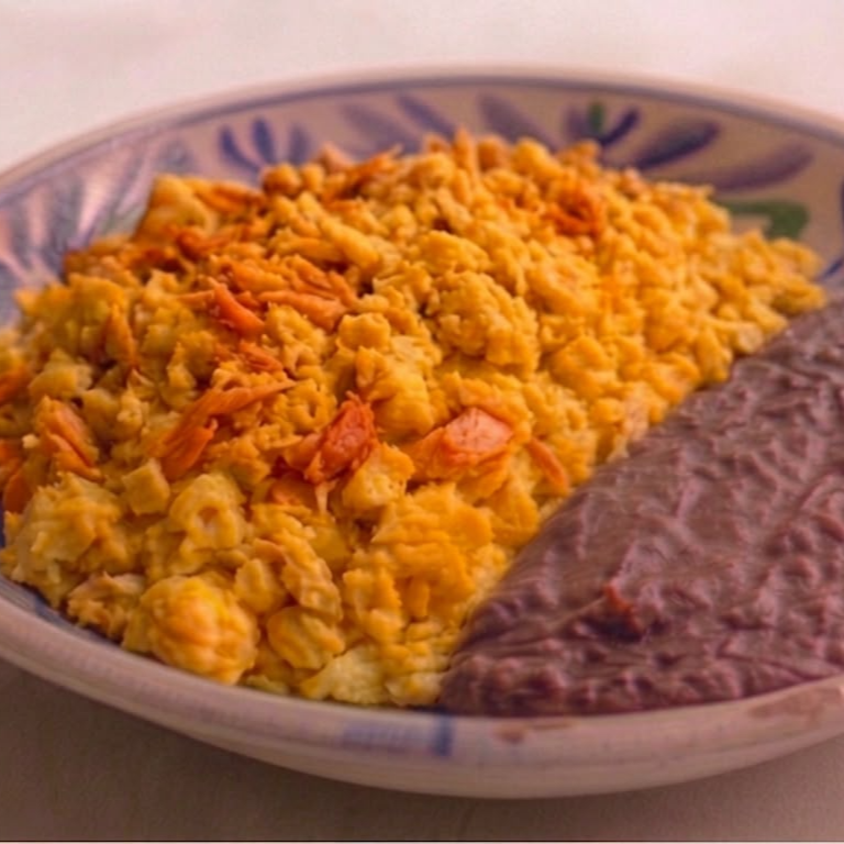 Huevos Revueltos con Marlin