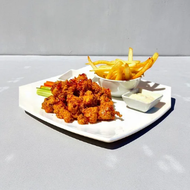 PAQUETE BONELESS + BEBIDA DE LA PEPSI