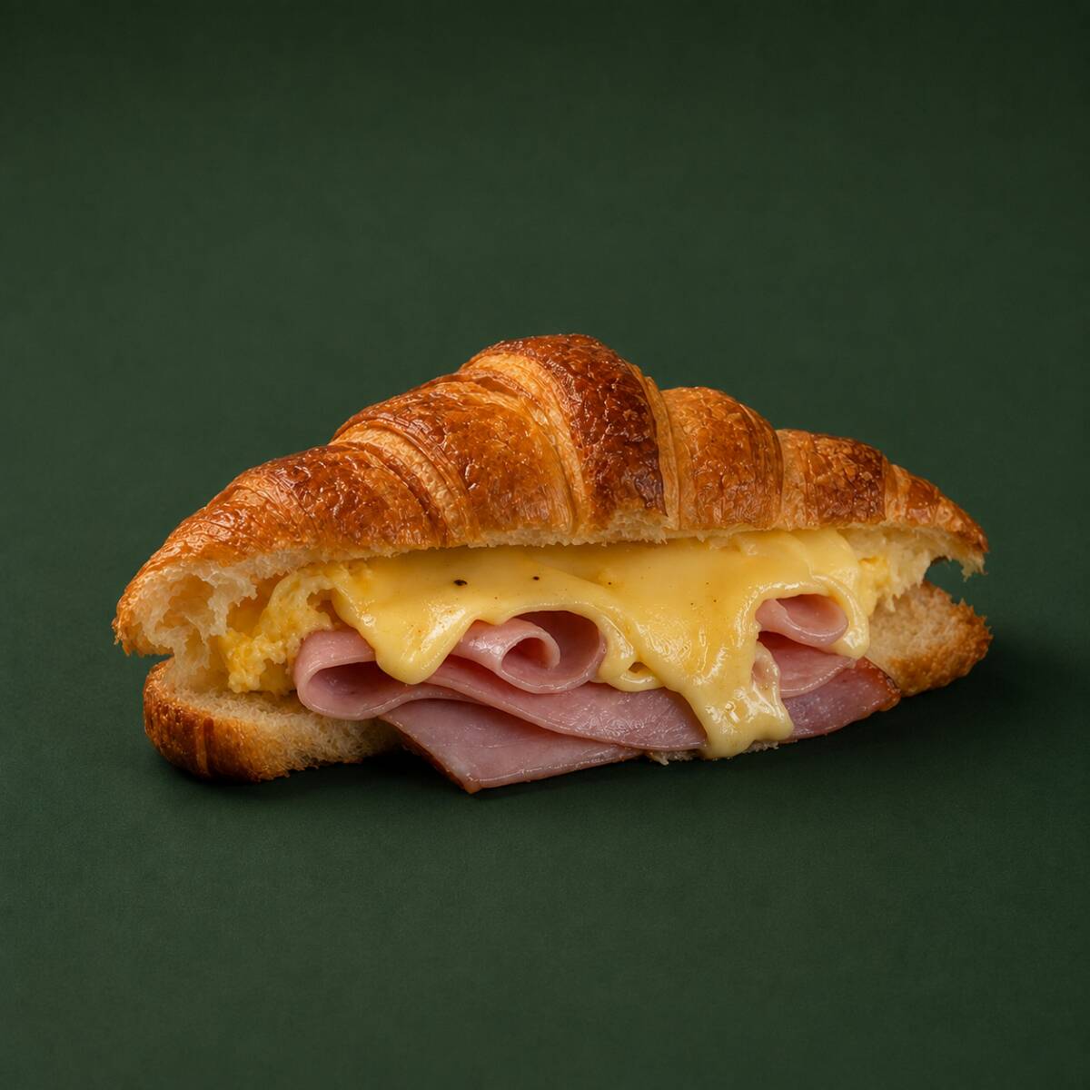 CROISSANT JAMON Y QUESO + AGUA DEL DIA