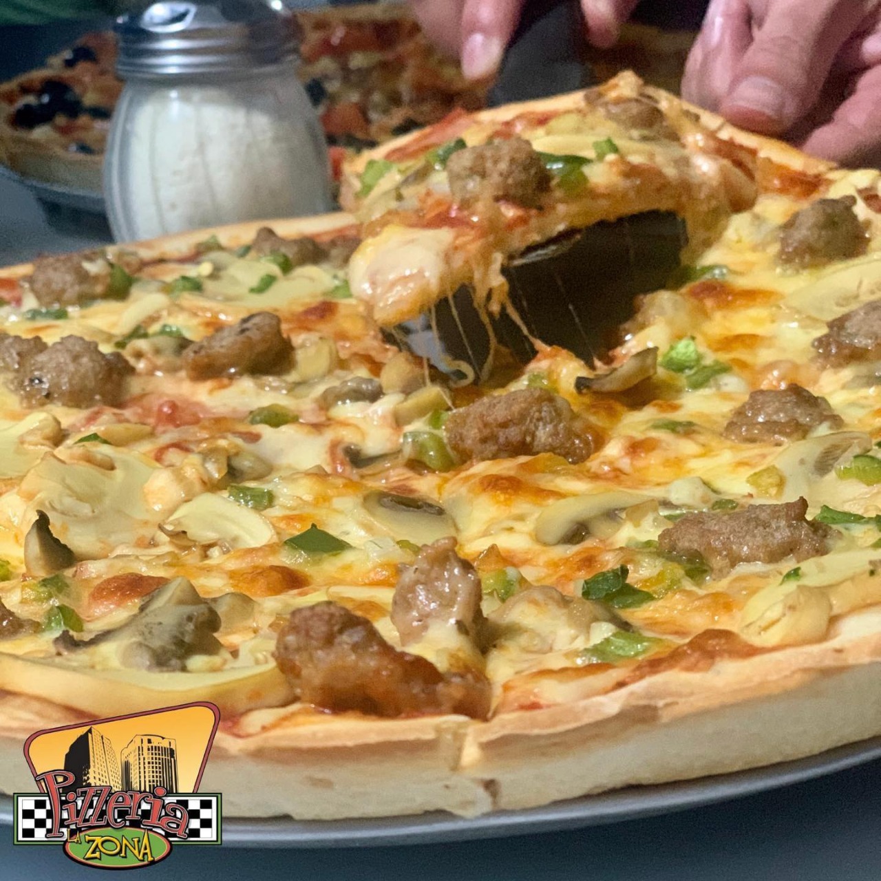 Pizzería La Zona - La Aurora