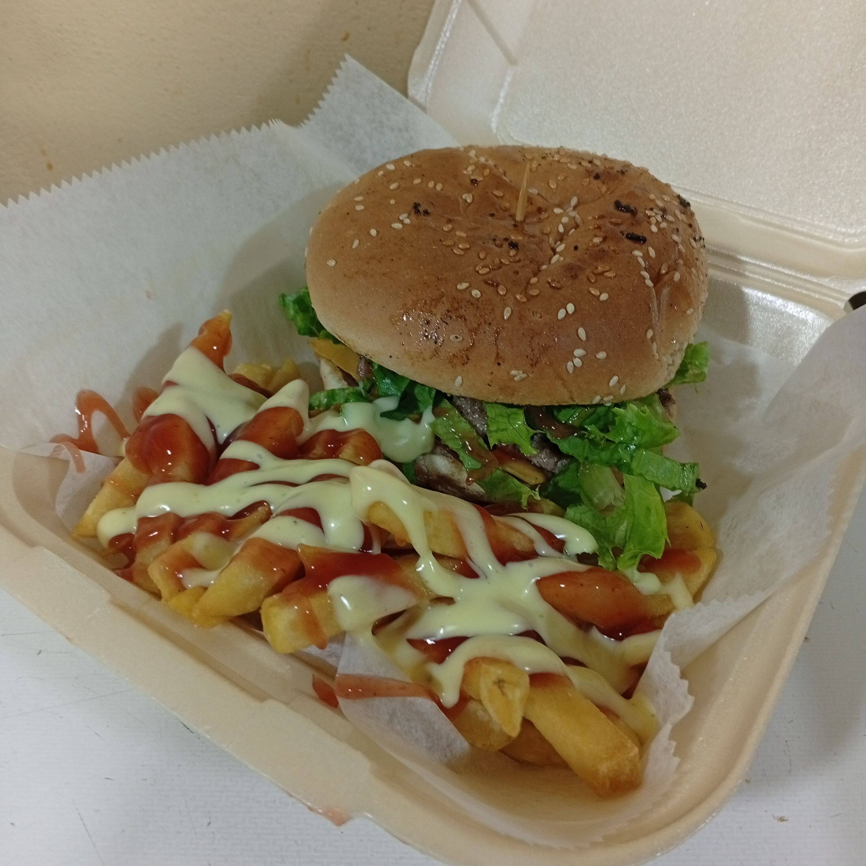 Hamburguesa Especial (jamón y queso) con papas