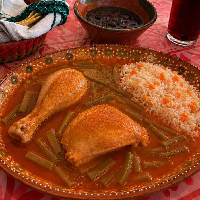 Pollo a la Mexicana con Nopales