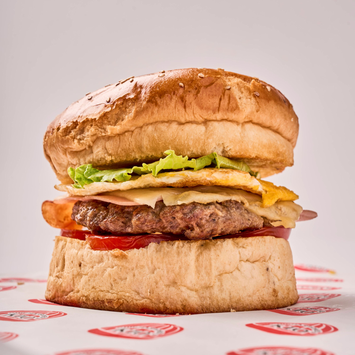 Pan con Hamburguesa Royal