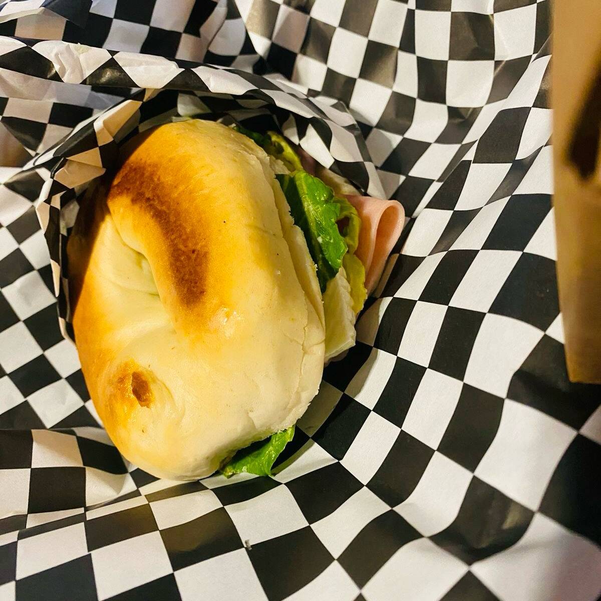 BAGEL JAMON & QUESO