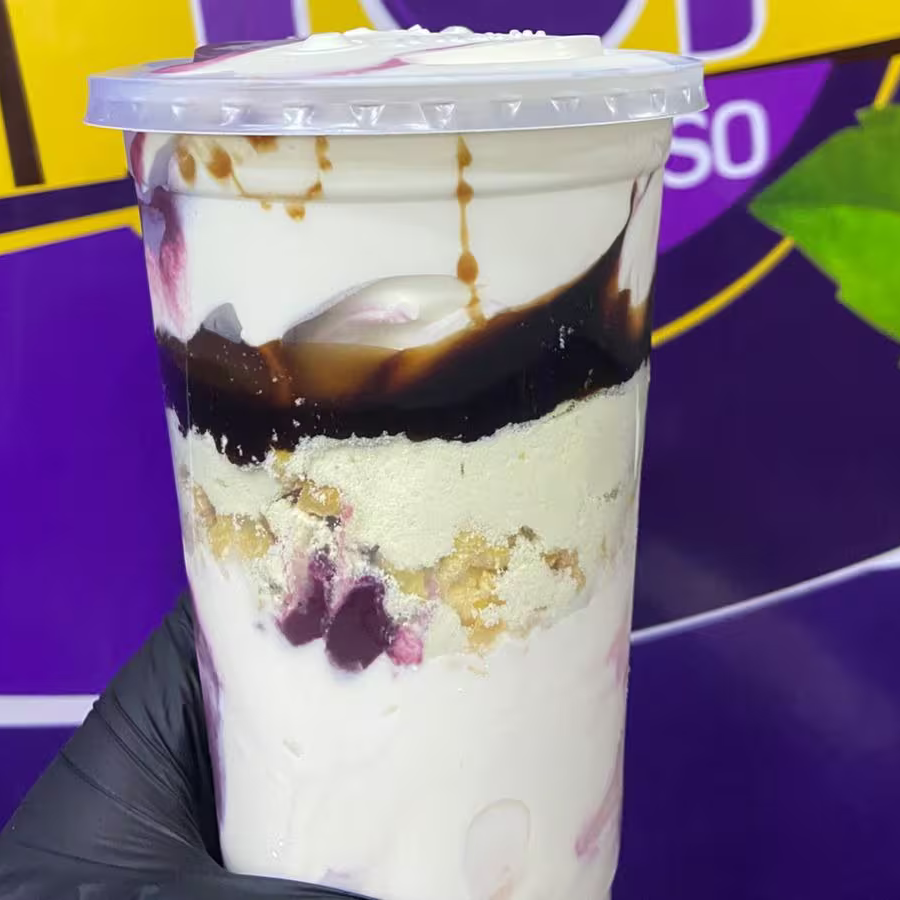 Monte seu copo com creme de baunilha gelado, leve e super cremoso.