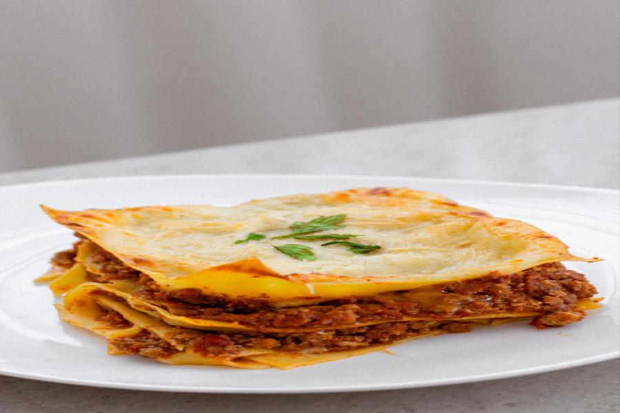 LASAGNA A LA BOLOÑESA