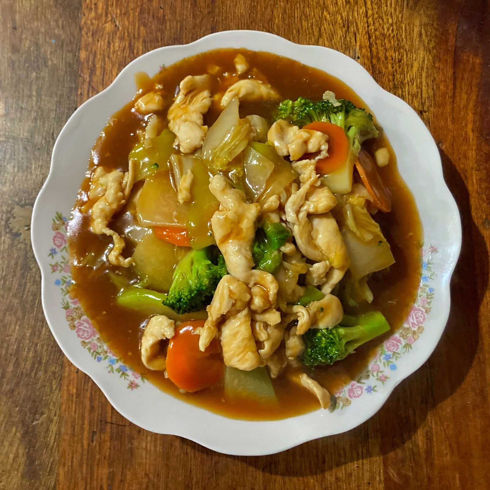 Chop Suey en Salsa con Pollo