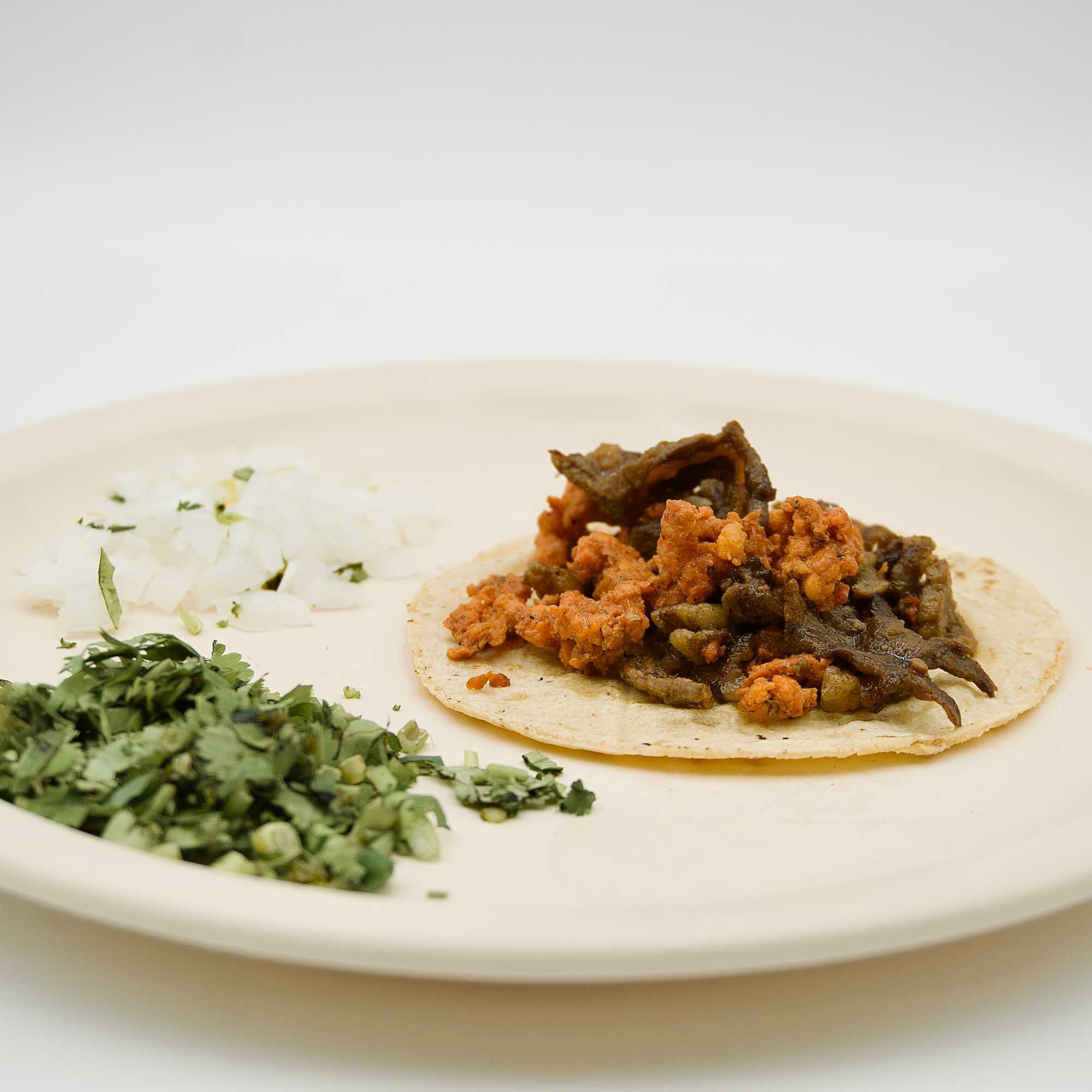 Taco Combinado (Carne Asada y Longaniza)