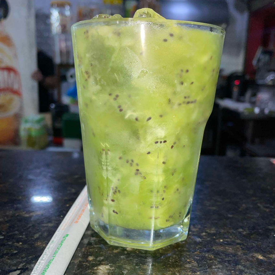 Caipirinha de kiwi c/ velho barreiro 500ml