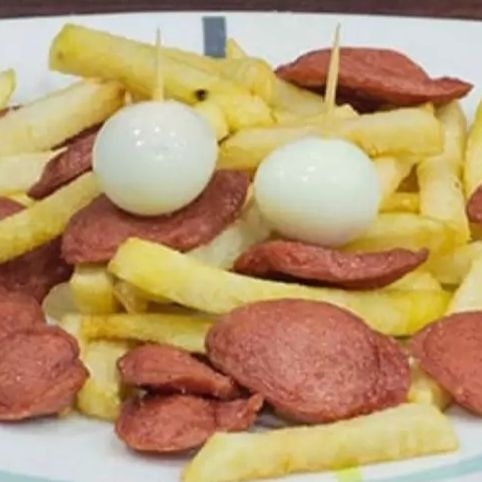 Salchipapa Sencilla con Queso