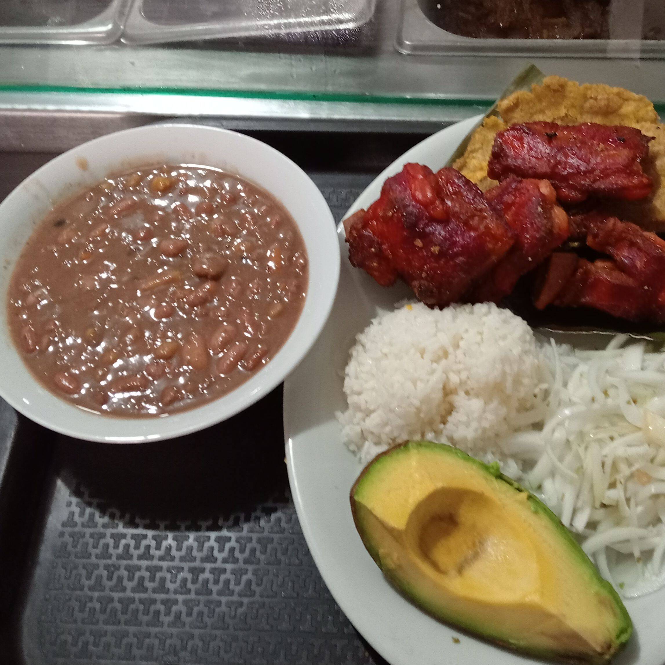Mini Frijolada con Costilla Ahumada Frita