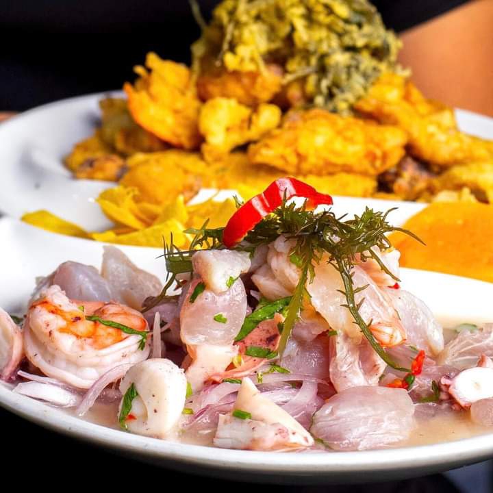 Dúo: Ceviche Mixto más Chicharrón de Pescado