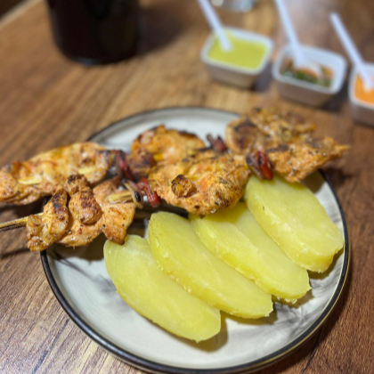 Porción de Brochetas de Pollo