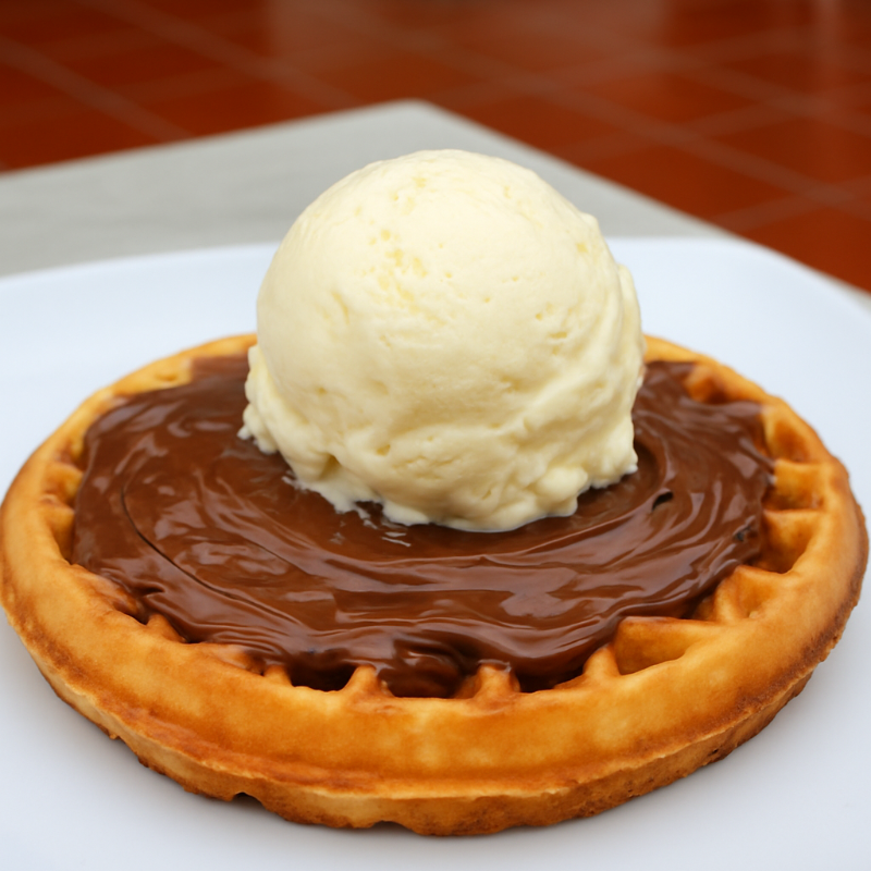 Waffle con Nutella y Helado