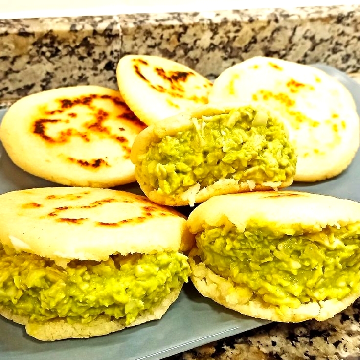 AREPA REYNA PEPIADA JUMBO