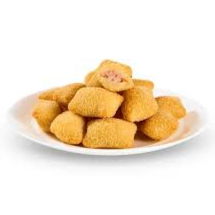10 unidades dos saborosos mini risoles de queijo e presunto fritos até ficarem dourados e crocantes por fora, e cremosos por dentro, perfeitos para acompanhar um bom lanche. *Contém glúten e lactose.