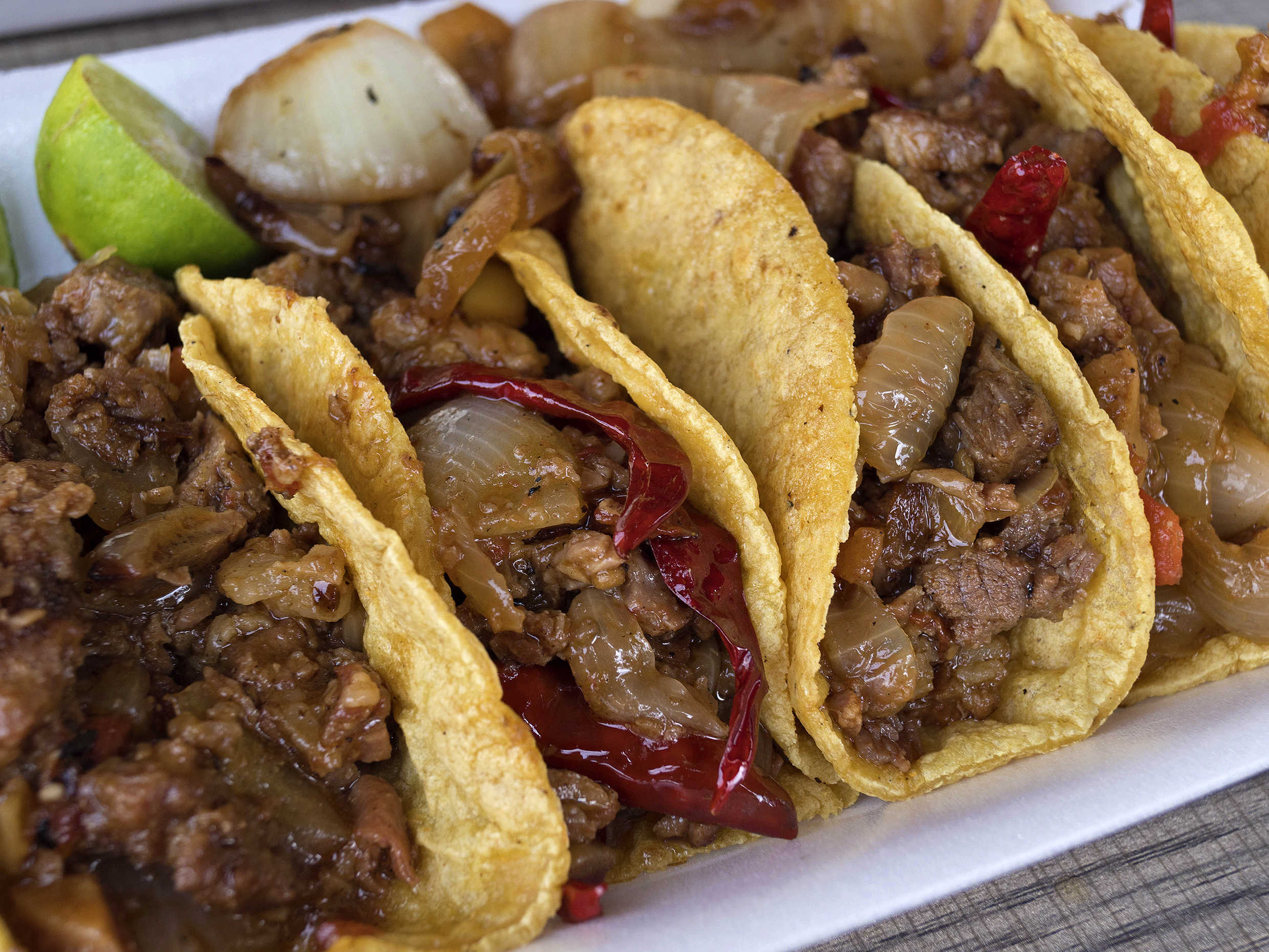 Tripa de Res con Carne Asada