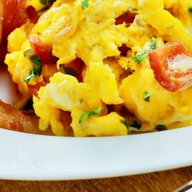 Huevos con tocino