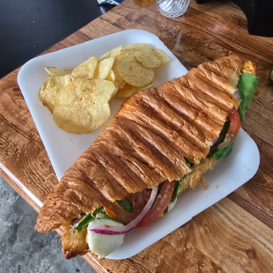 Croissaint Jamon con Queso (con papas)
