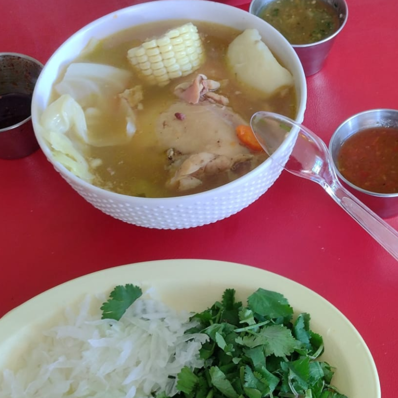 Caldo de Pollo