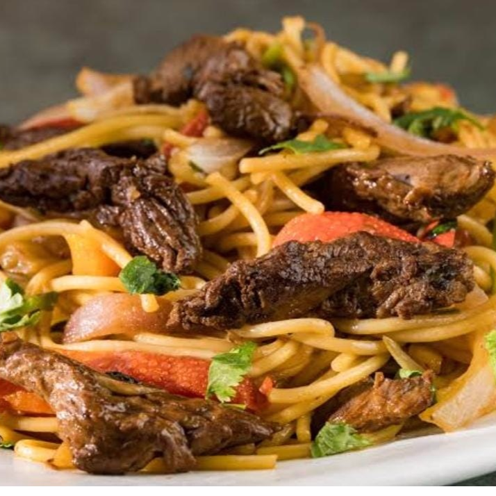 Tallarín Saltado de Carne