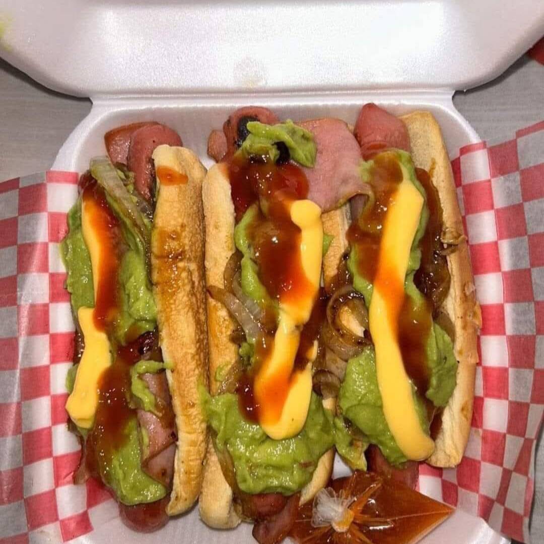 Dogos con Guacamole