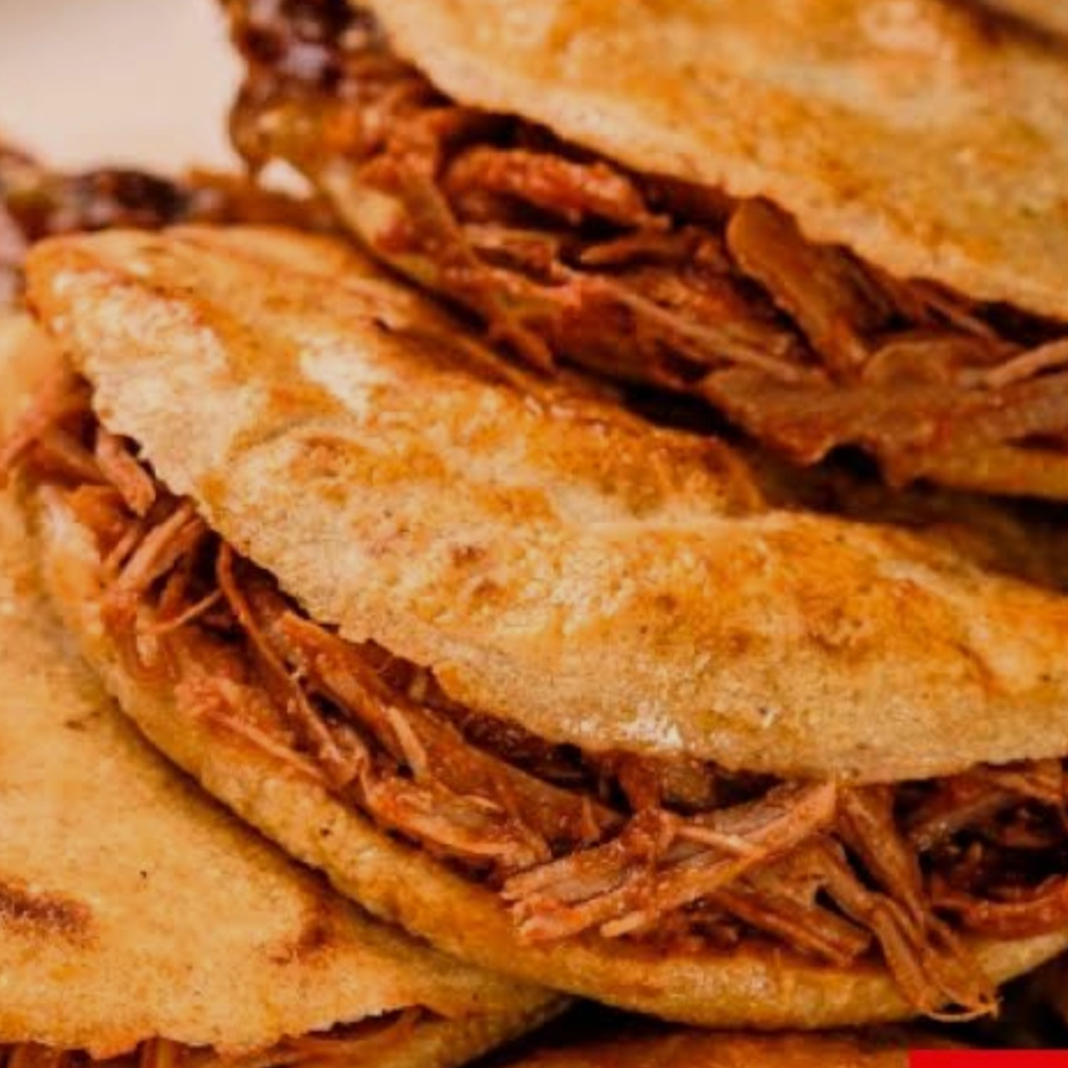 GORDITA DE HARINA TINGA