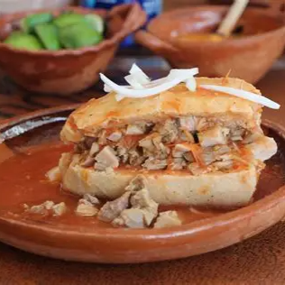TORTA AHOGADA DE BISTEC