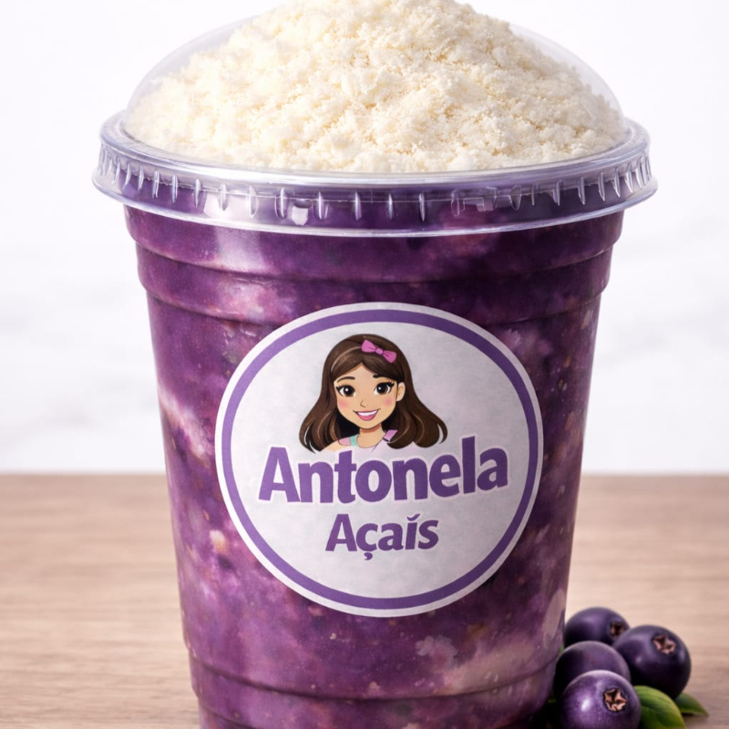 Açaí 180ml e bem gelado, servido no copo com o adicional leite em po separado por cima.