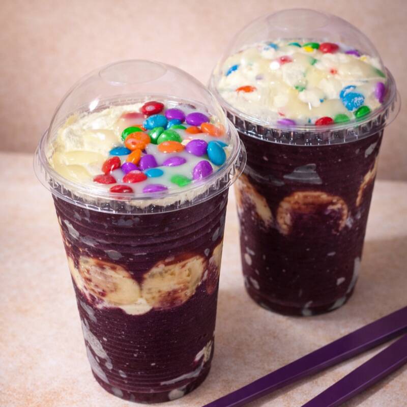 2 açaís de 300 ml com 4 adicionais gratis