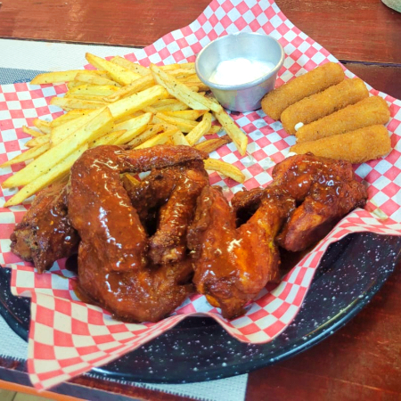 Alitas + dedos queso + papas