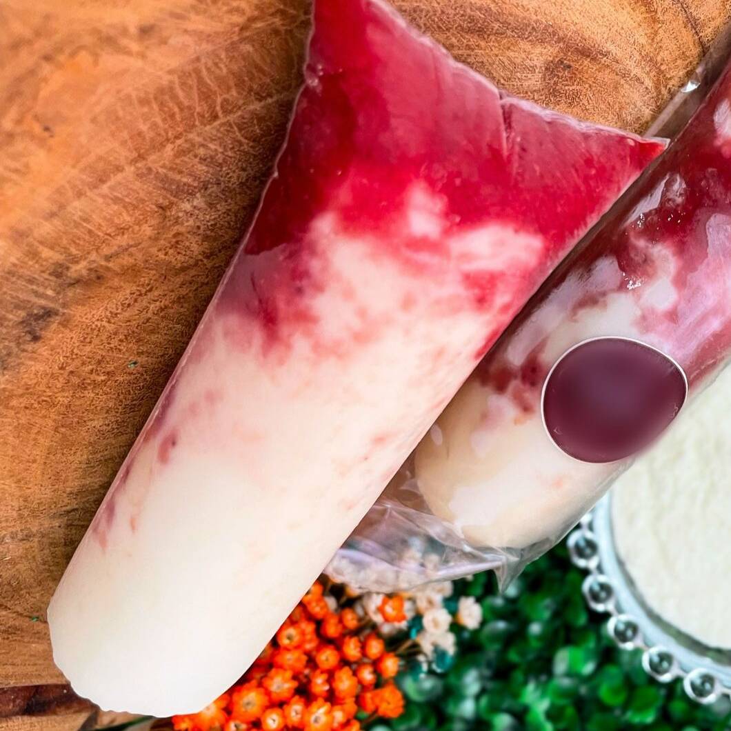 A combinação perfeita de leite Ninho super cremoso com uma geleia de morango deliciosa. Muito sabor e cremosidade em cada mordida!
Serve até 1 pessoa (Aprox. 140g)