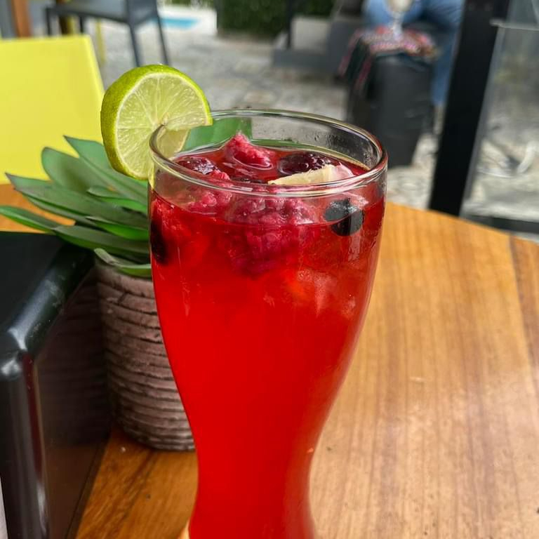 LIMONADA DE FRUTOS ROJOS
