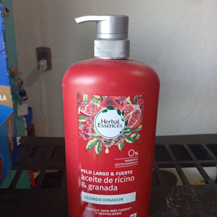 Shampoo Herbal Esscenses Granada 1L.