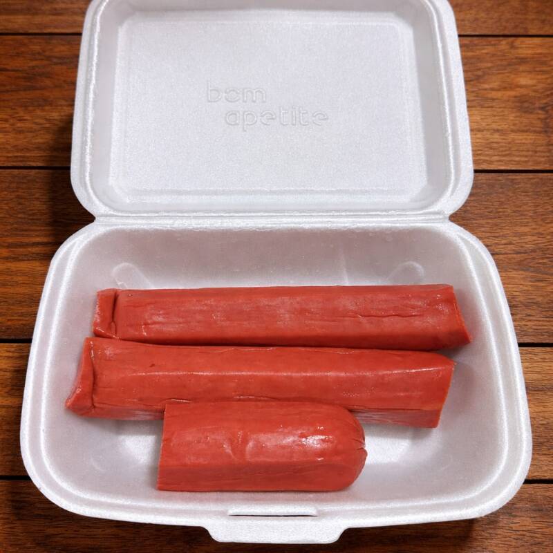 Porção com 500g -Calabresa de primeira, bem temperada e defumada. Linguiça Calabresa Fricó.