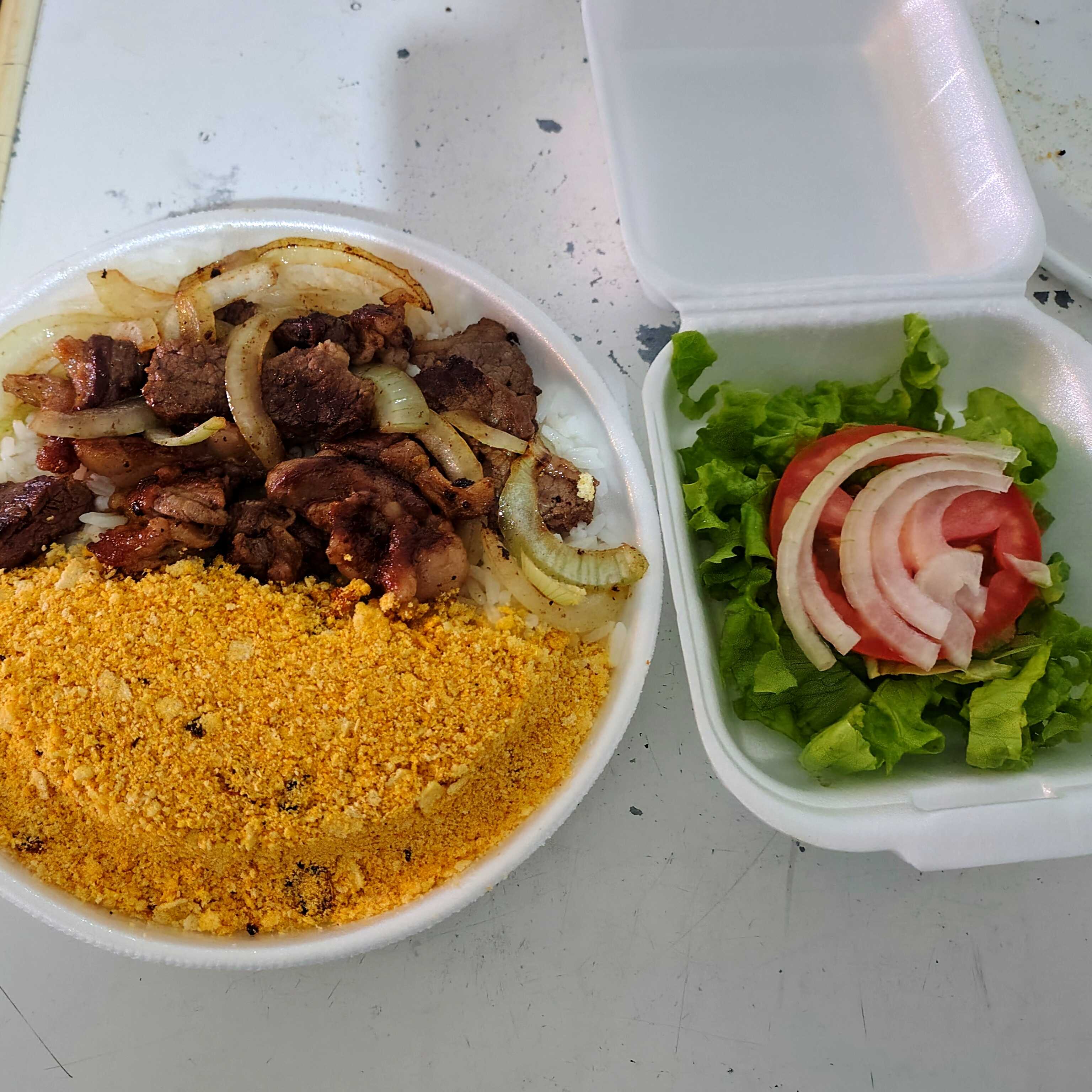Arroz, Feijao, Bife Acebolado.
Opcional: Salada, Macarrão, Farofa - Gratis