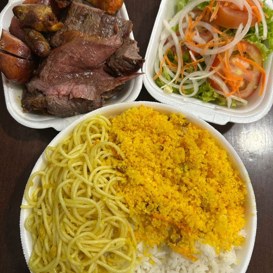 Arroz, Feijão, Macarrão (Alho e Óleo), Farofa e Churrasco Misto 300g ( Carne, linguiça, coração, medalhão de frango e tender).