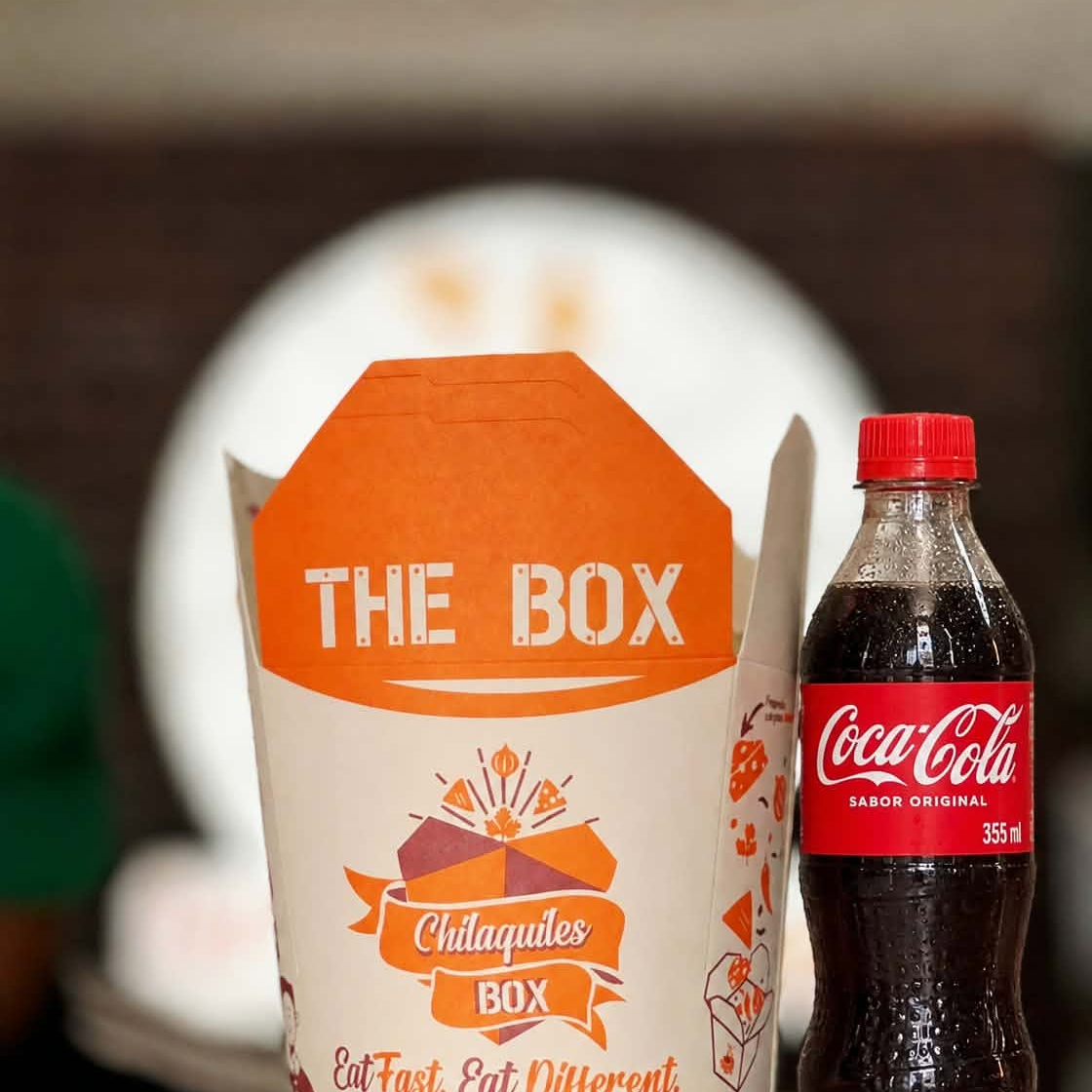 ¡𝗖𝗢𝗠𝗕𝗢! Chilaquiles + Refresco 🥡🥤