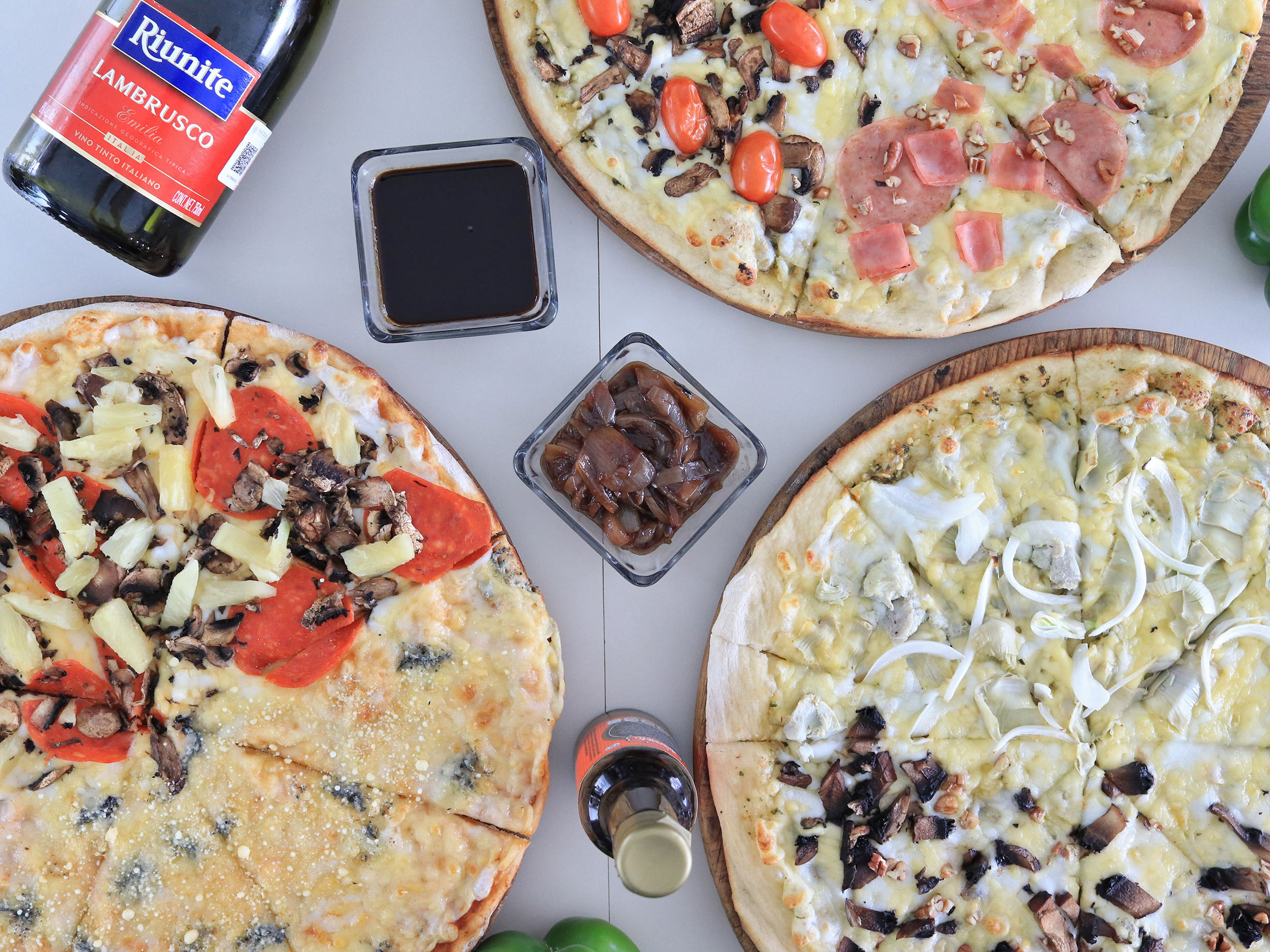 Gino's Pizzas (Macro Plaza)