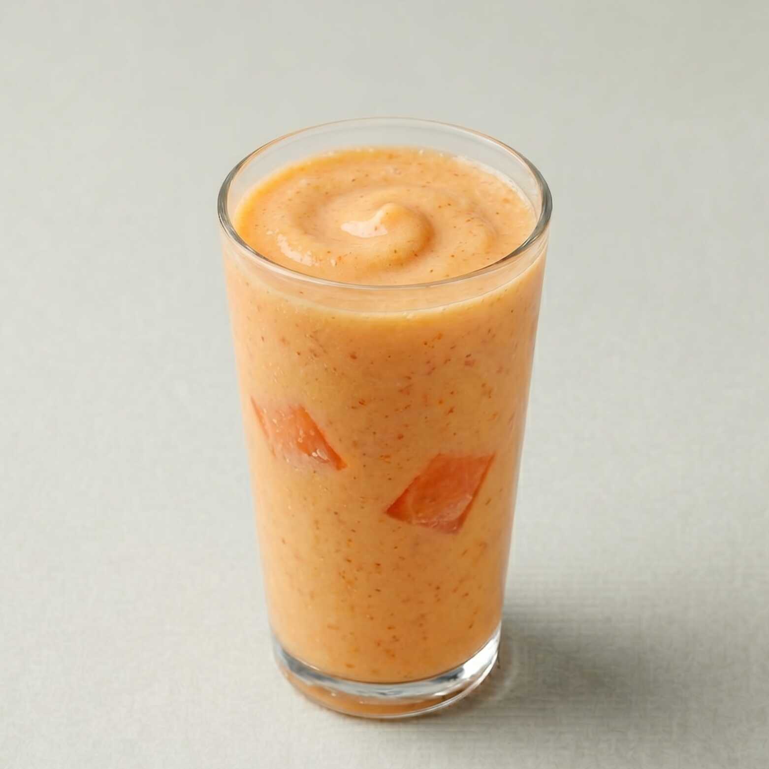 Leite batido com mamão.